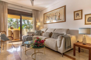 Tropical Sunset Paradise with Pool and Free Parking, Torreguadiaro